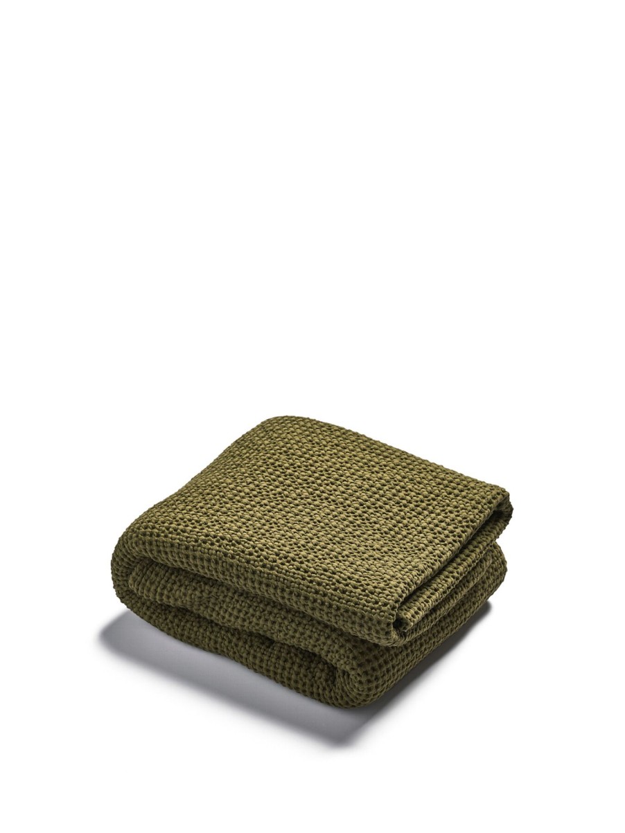 Home & Tech Piglet in Bed Throws & Blankets | Plain Cotton Throws Botanical Green